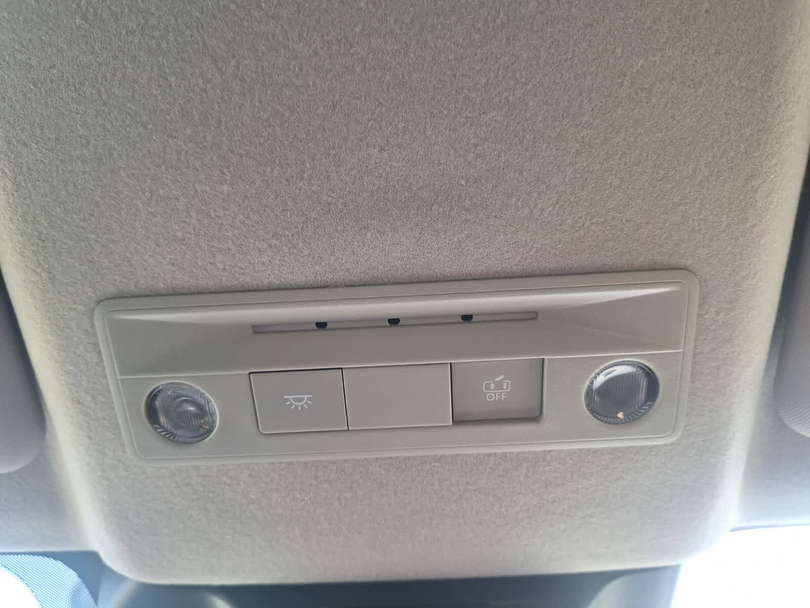 2025 Nissan Kicks SV photo 19