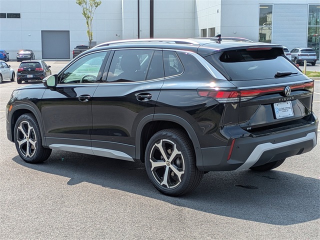 2025 Volkswagen Tiguan SE photo 3