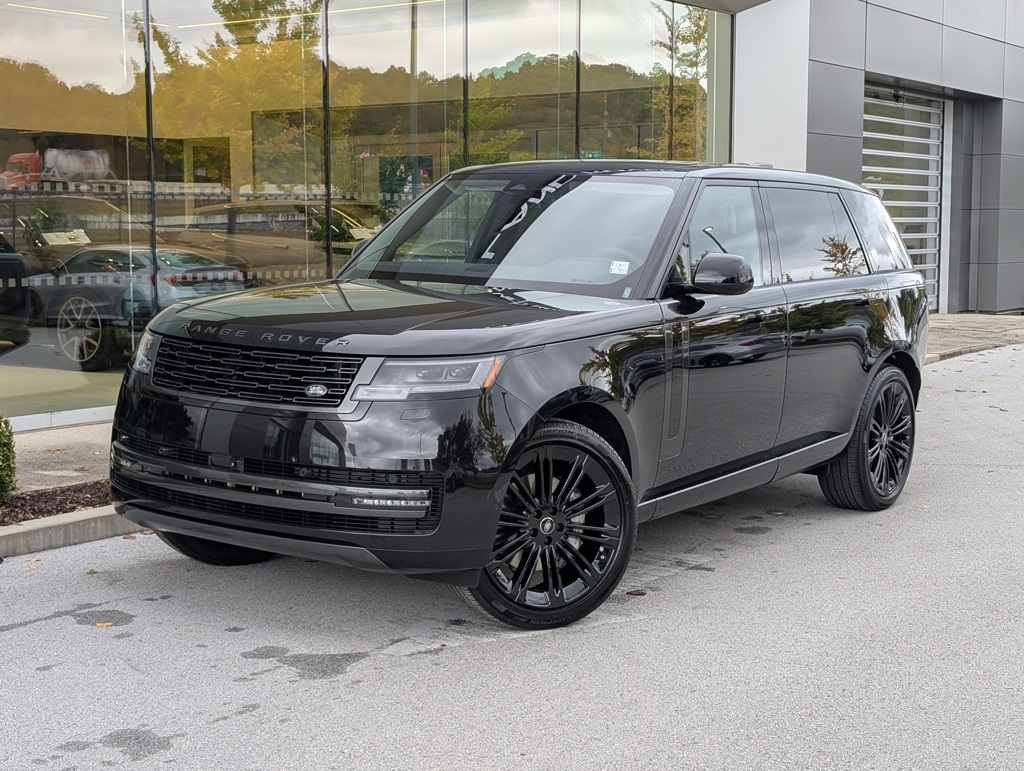 2025 Land Rover Range Rover SE's photo