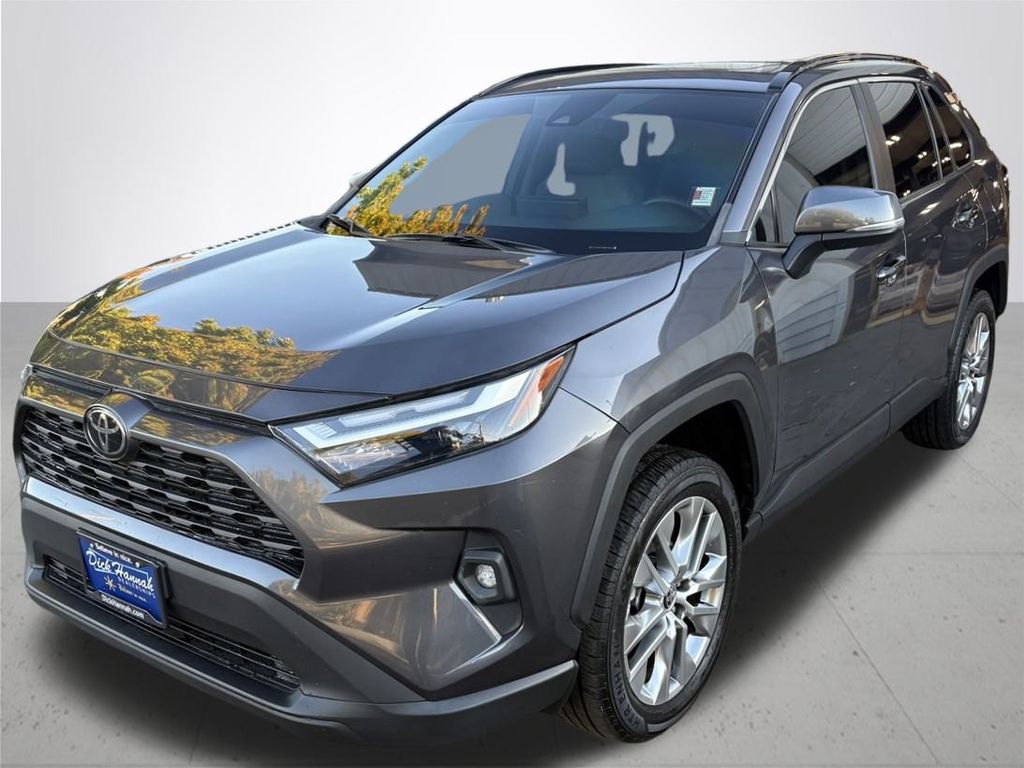 2022 Toyota RAV4 XLE Premium photo 2