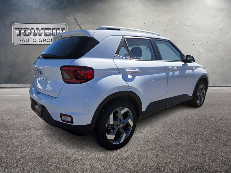 2025 Hyundai Venue SEL photo 4