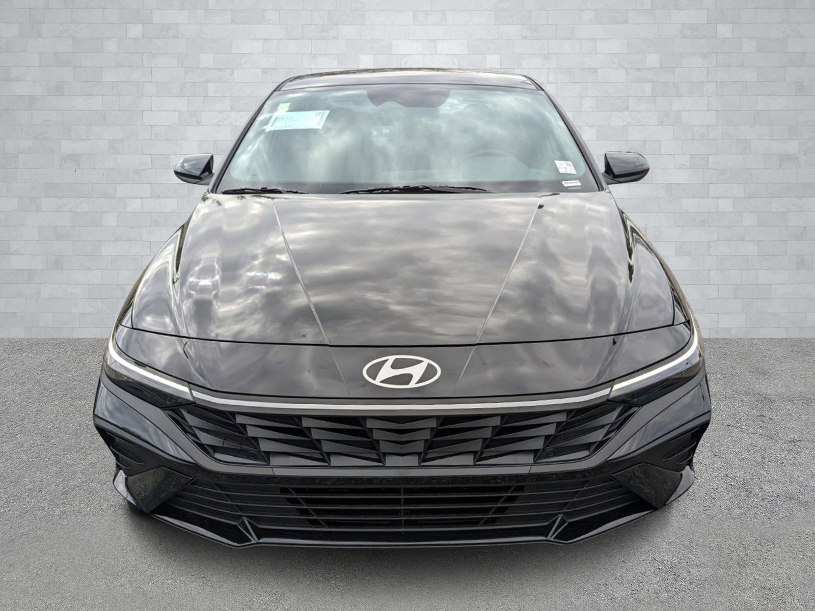 2025 Hyundai Elantra SEL Sport photo 2