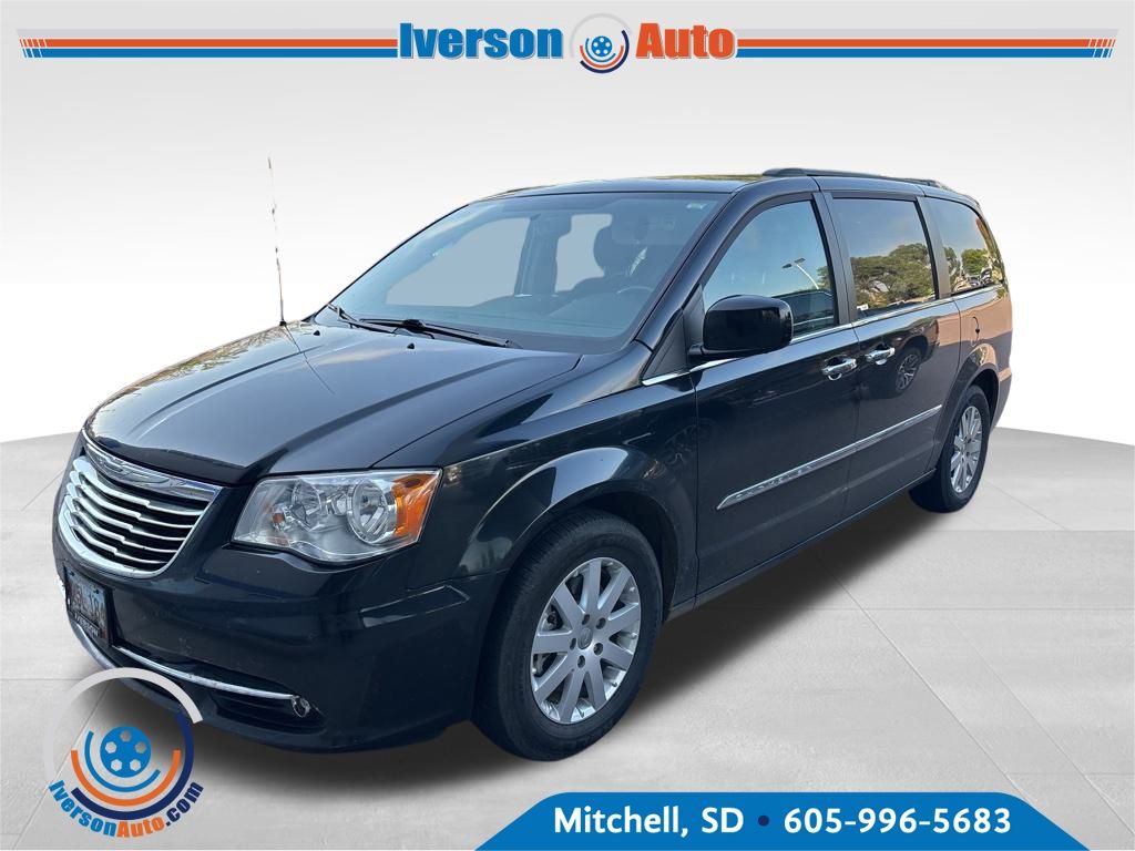 2015 Chrysler Town & Country Touring photo 2