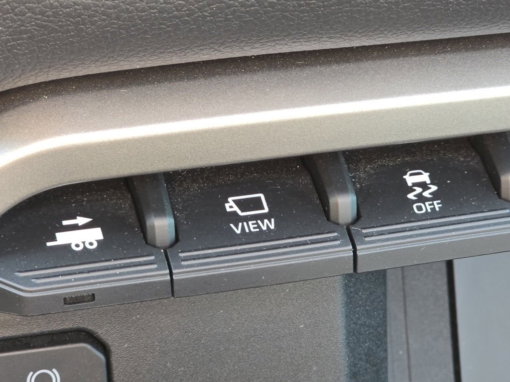2025 Toyota Tundra Limited Platinum photo 10