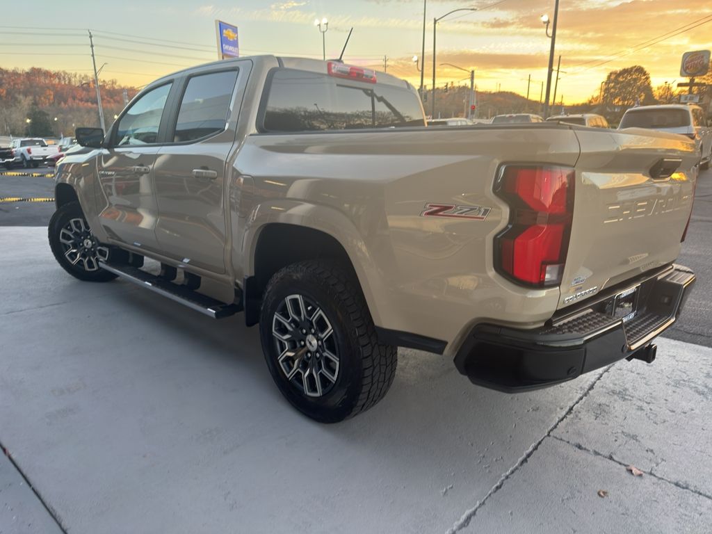 2023 Chevrolet Colorado Z71 photo 3