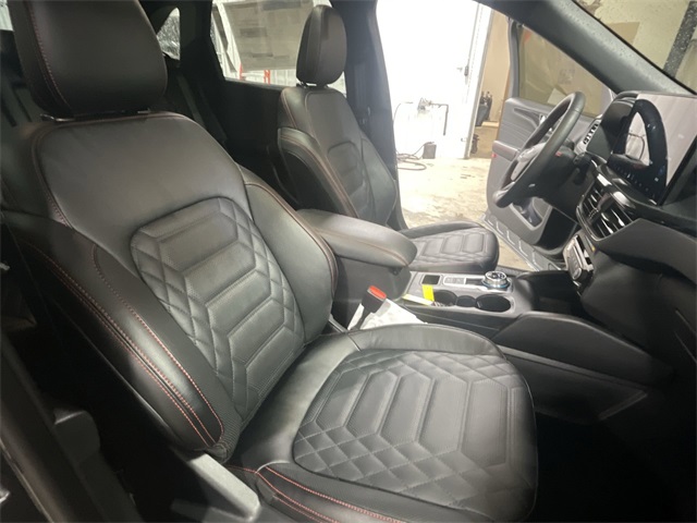 2024 Ford Escape ST-Line Elite photo 31