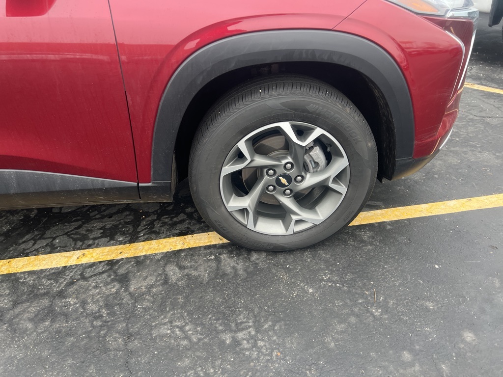 2024 CHEVROLET TRAX - Image 2