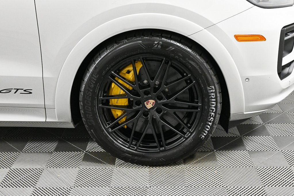 2026 Porsche Cayenne GTS Coupe photo 37