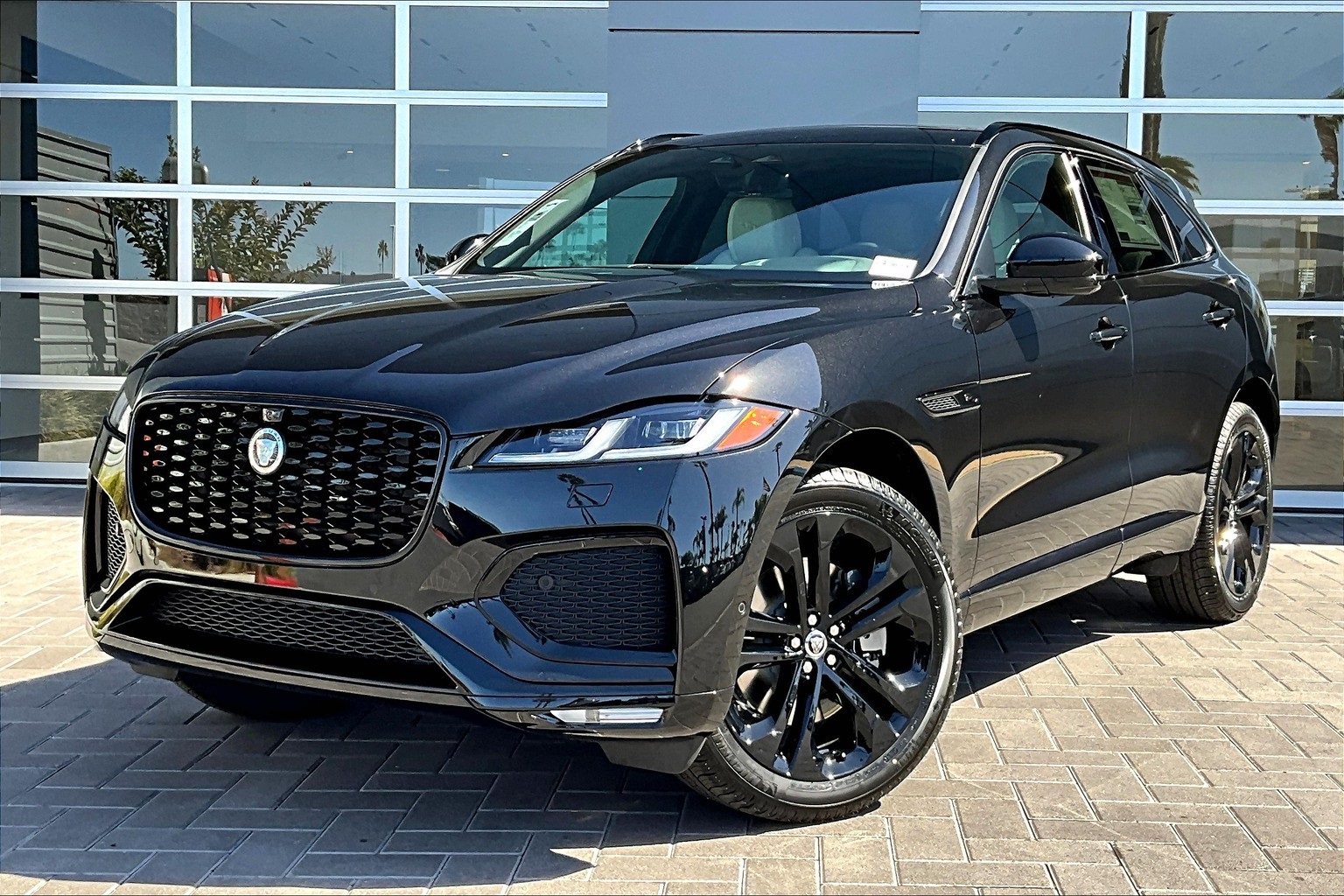 2026 Jaguar F-Pace R-Dynamic S's photo