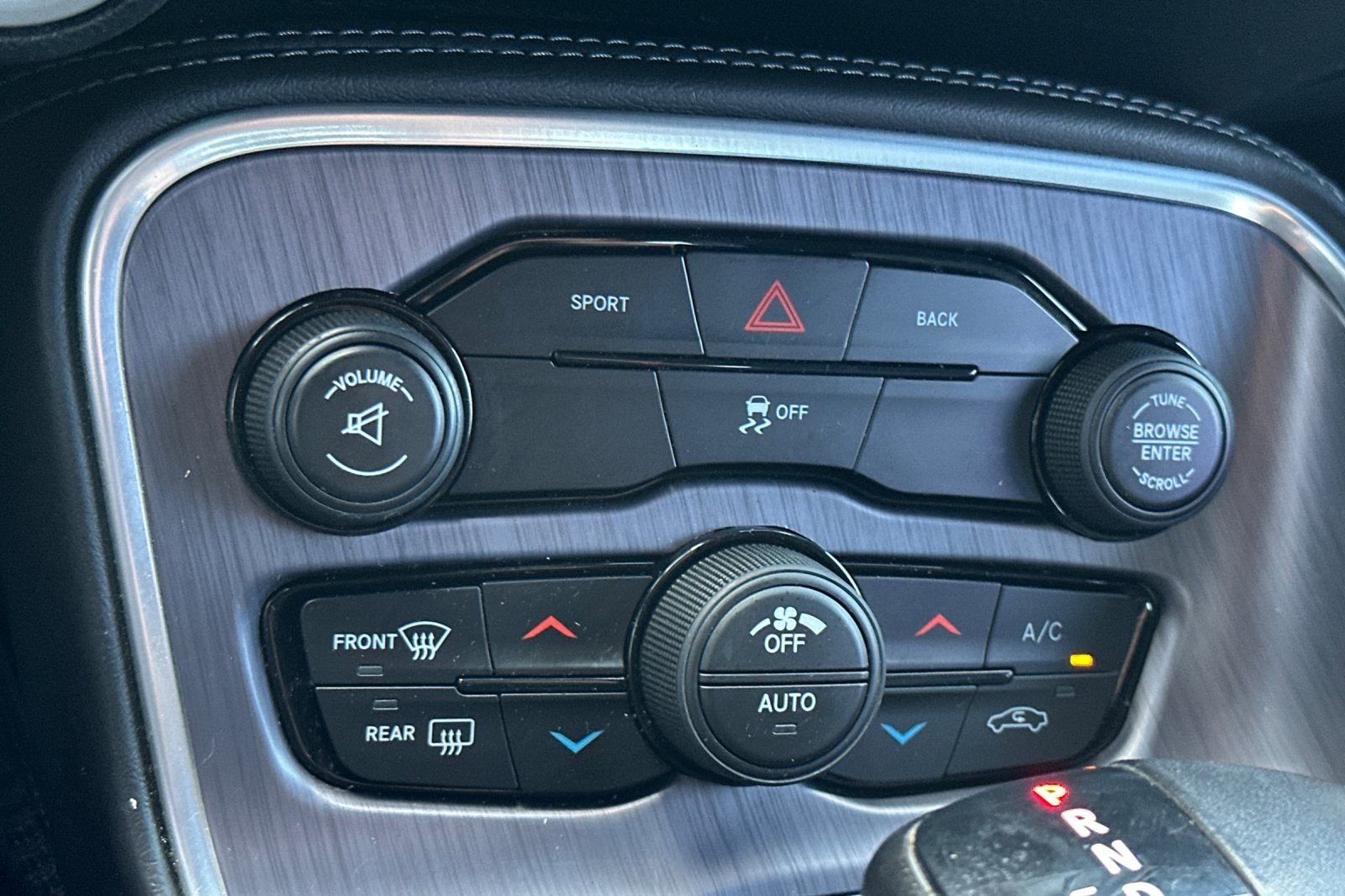 2016 Dodge Challenger SXT photo 20