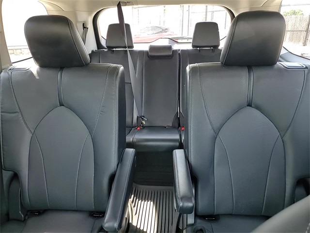 2024 Toyota Grand Highlander Limited AWD photo 23