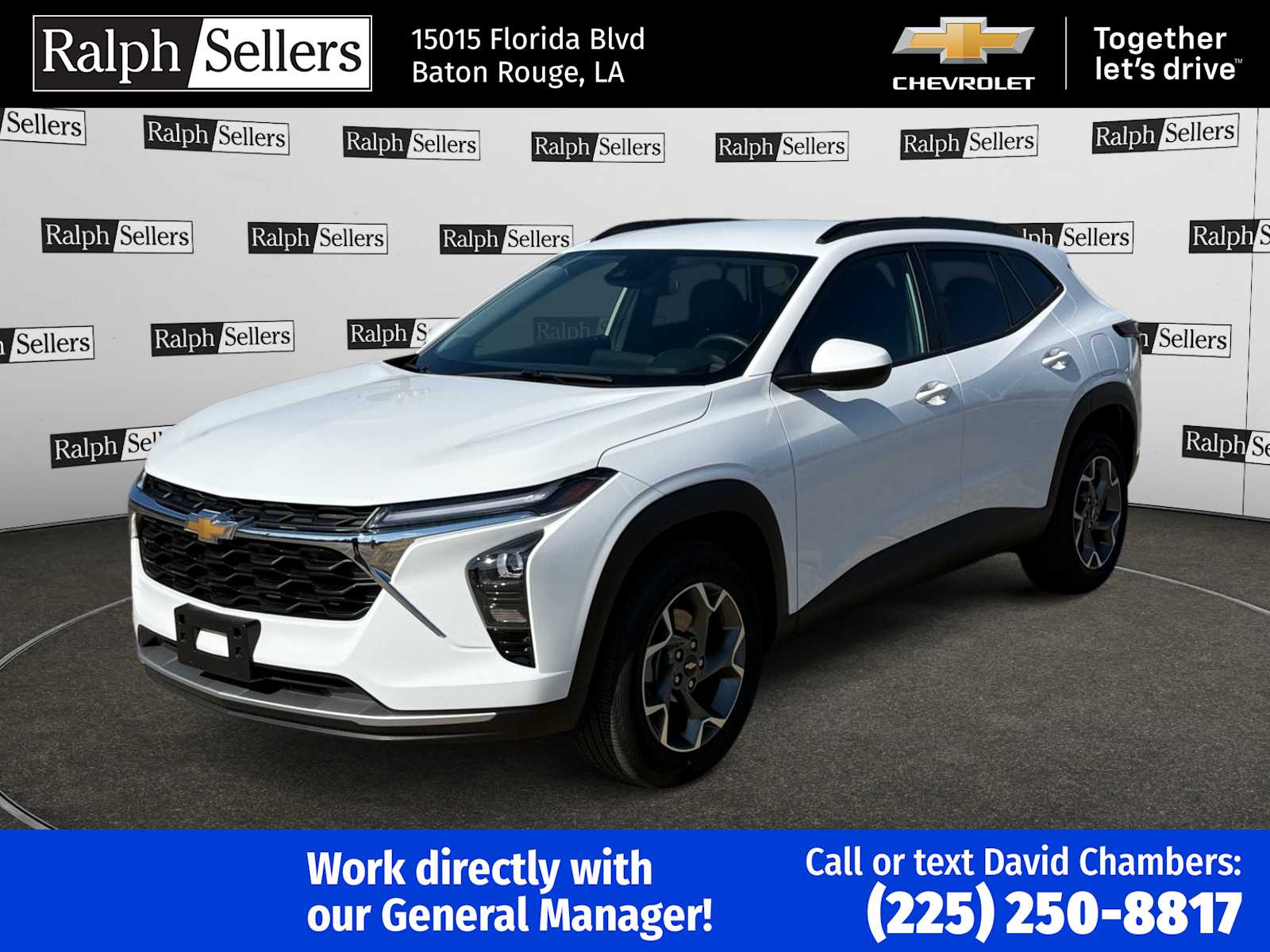 2025 Chevrolet Trax LT photo 2