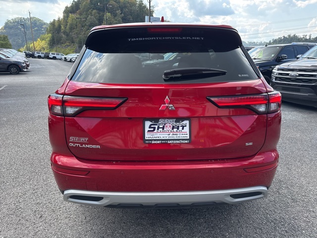 2024 Mitsubishi Outlander SE photo 4