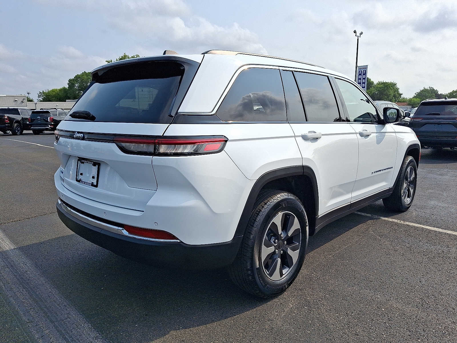 2023 Jeep Cherokee 4xe photo 4