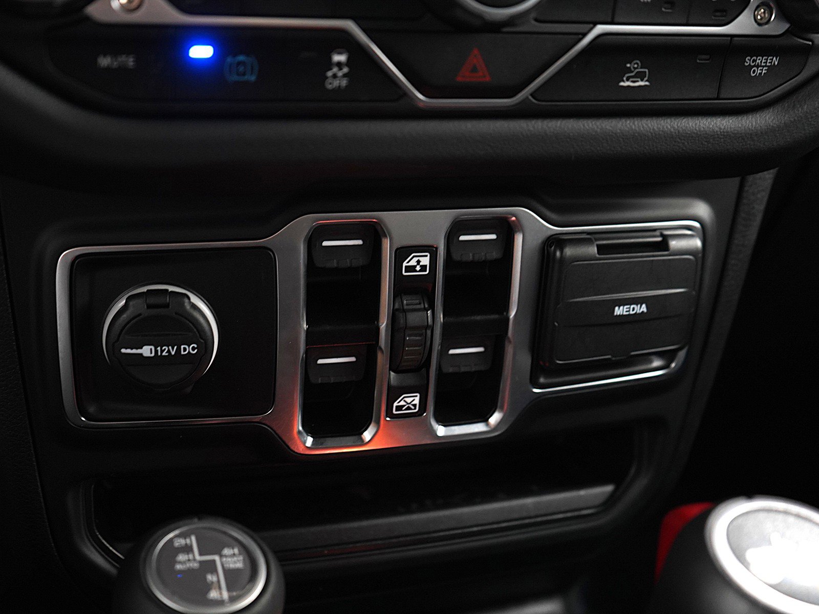 2024 Jeep Wrangler Sahara 4xe photo 22