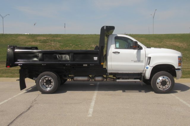 2024 Chevrolet Silverado 5500HD Work Truck photo 2