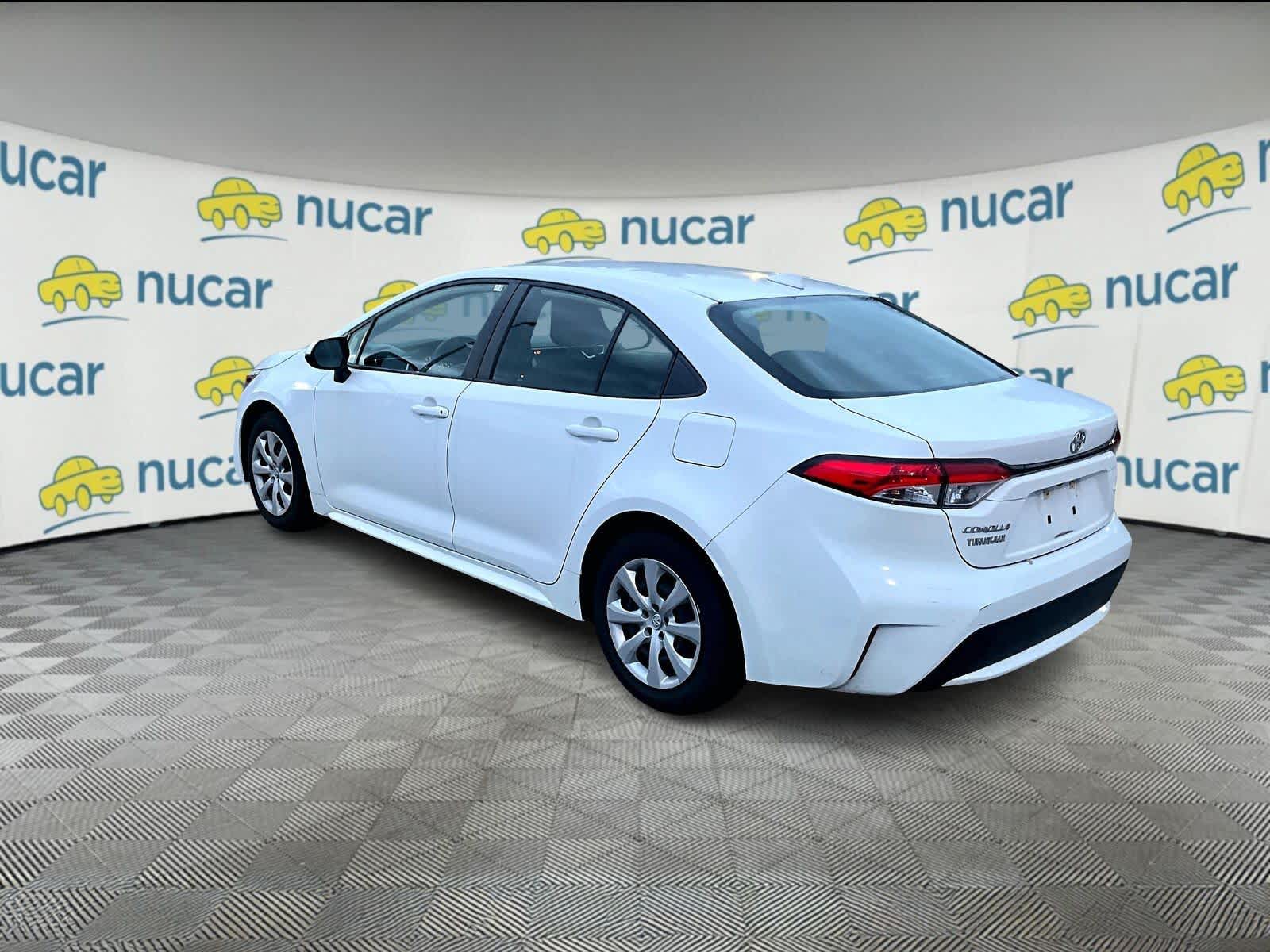 2022 Toyota Corolla LE photo 3