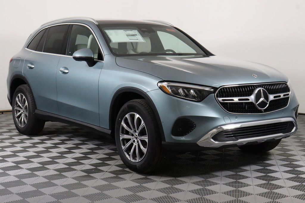2025 Mercedes-Benz GLC