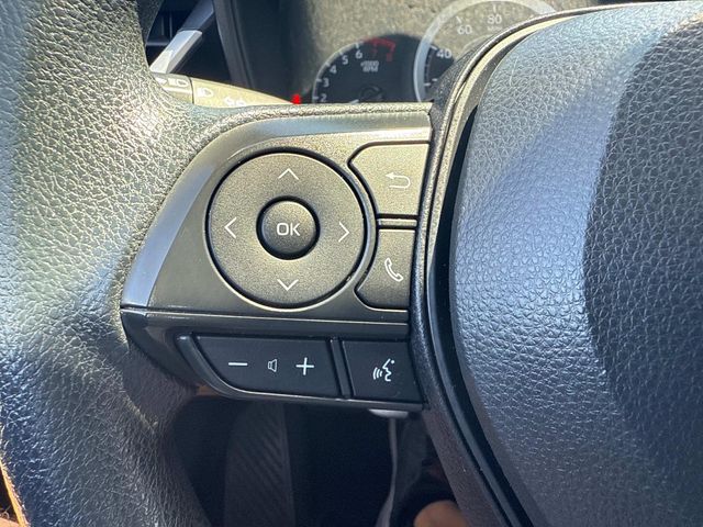 2021 Toyota Corolla LE photo 25