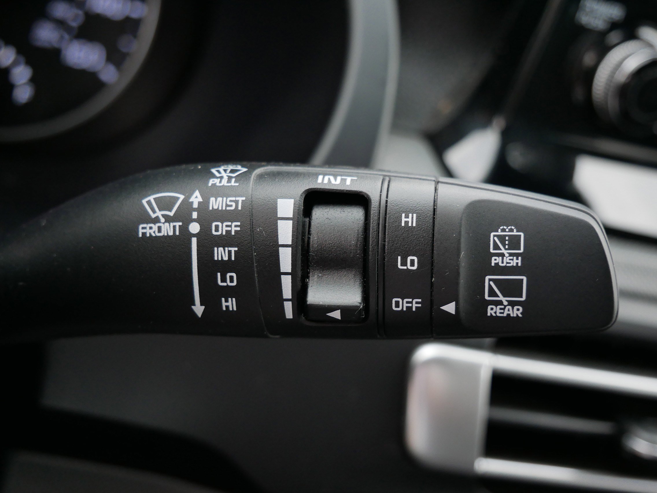 2023 Kia Seltos LX photo 29