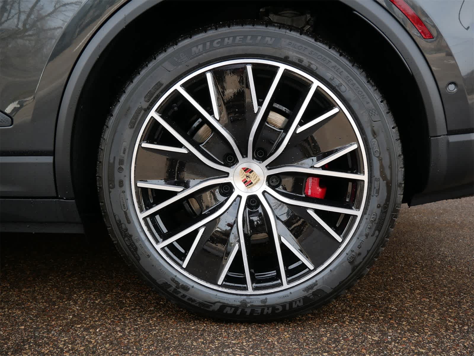 2025 Porsche Macan Electric photo 7