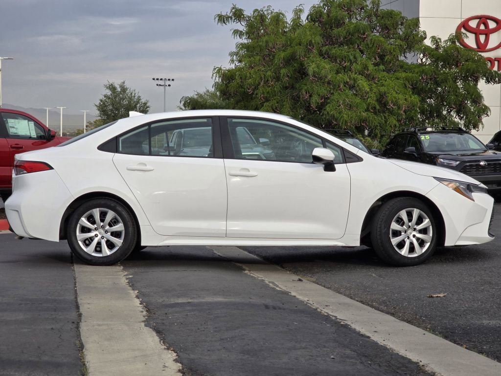 2023 Toyota Corolla LE photo 19