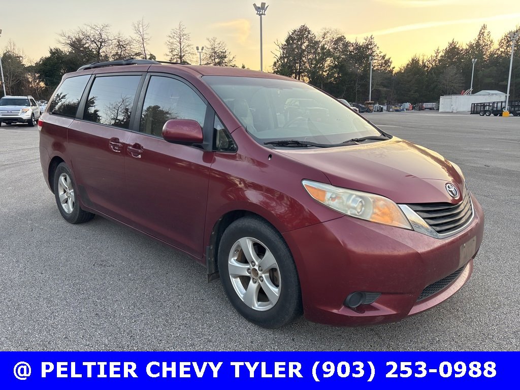 2011 Toyota Sienna LE