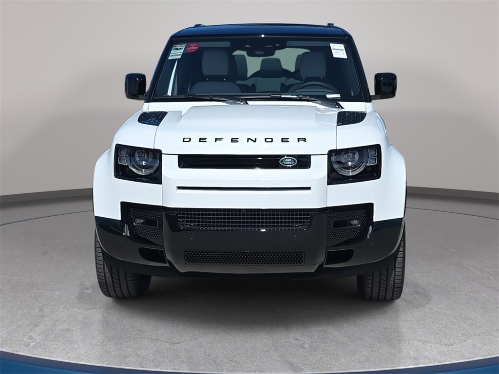 2025 Land Rover Defender 130 X-Dynamic SE photo 2
