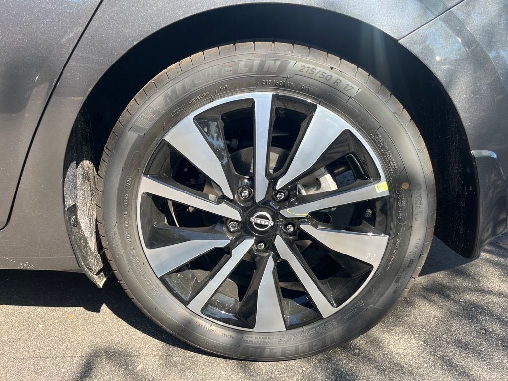 2025 Nissan Sentra SV photo 8