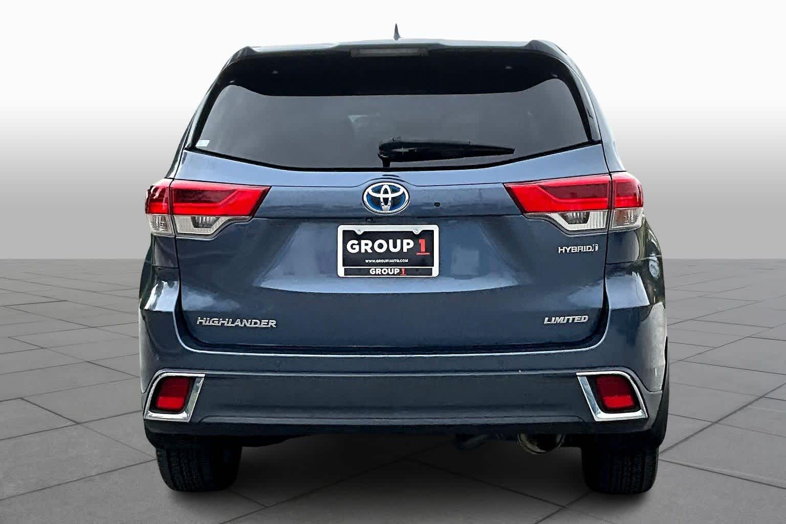 2017 Toyota Highlander Hybrid Limited Platinum photo 4