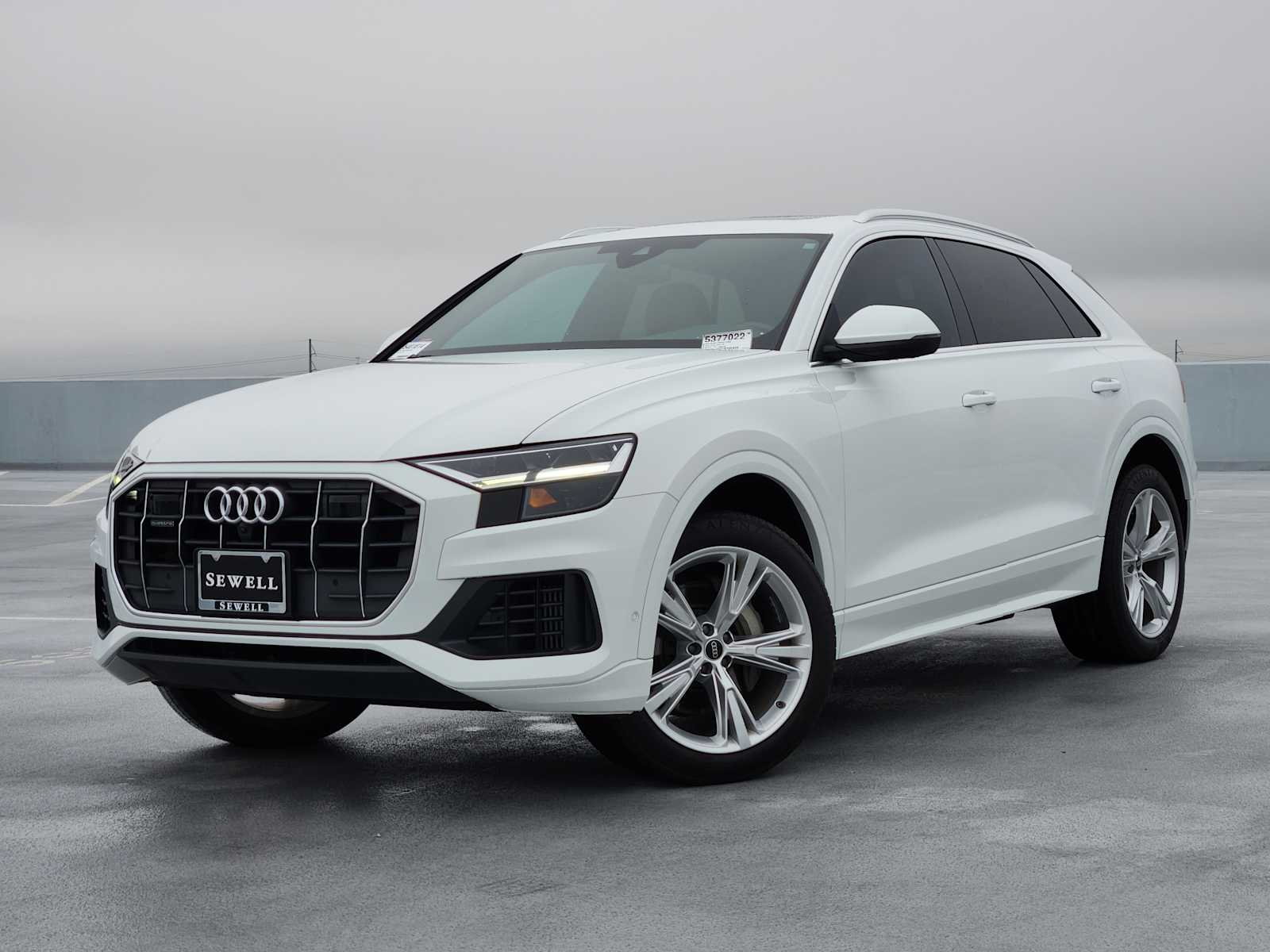 2022 Audi Q8 Premium Plus's photo