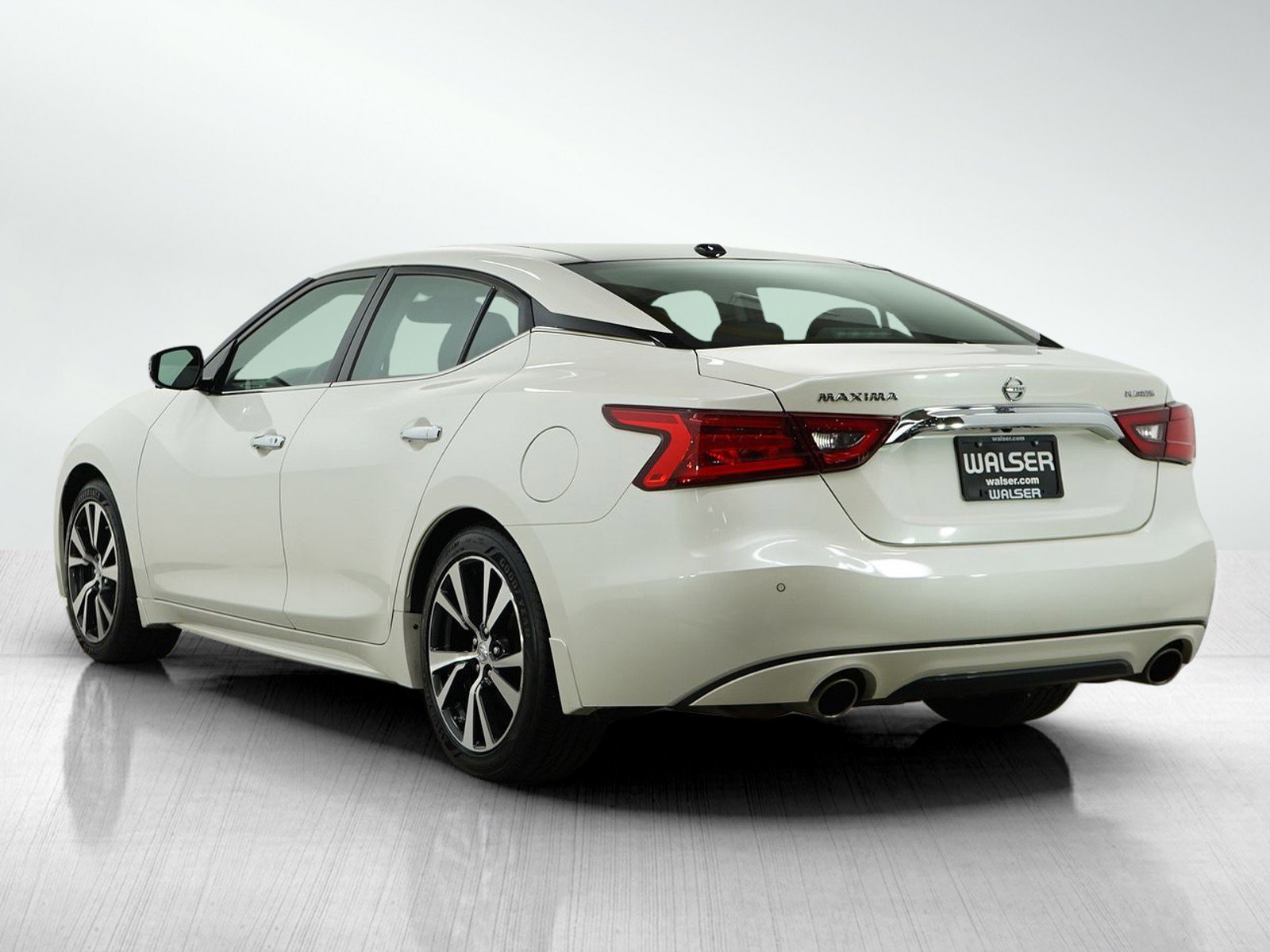 2016 Nissan Maxima Platinum photo 3