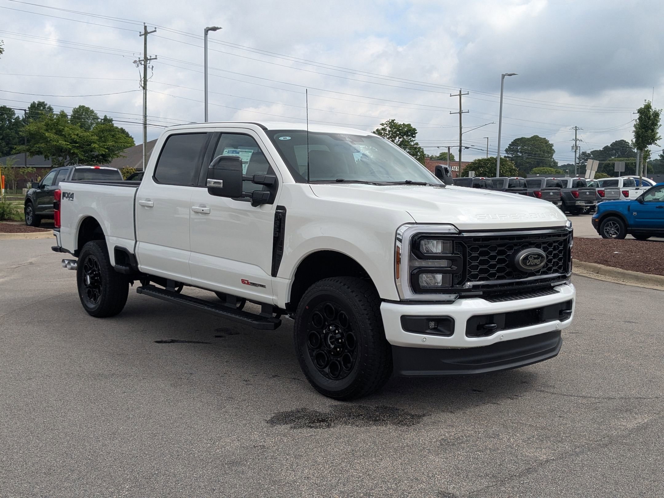 2025 Ford F-350 Lariat photo 5