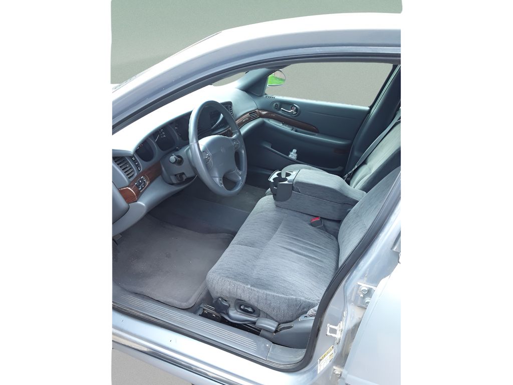 2005 Buick LeSabre Custom photo 3