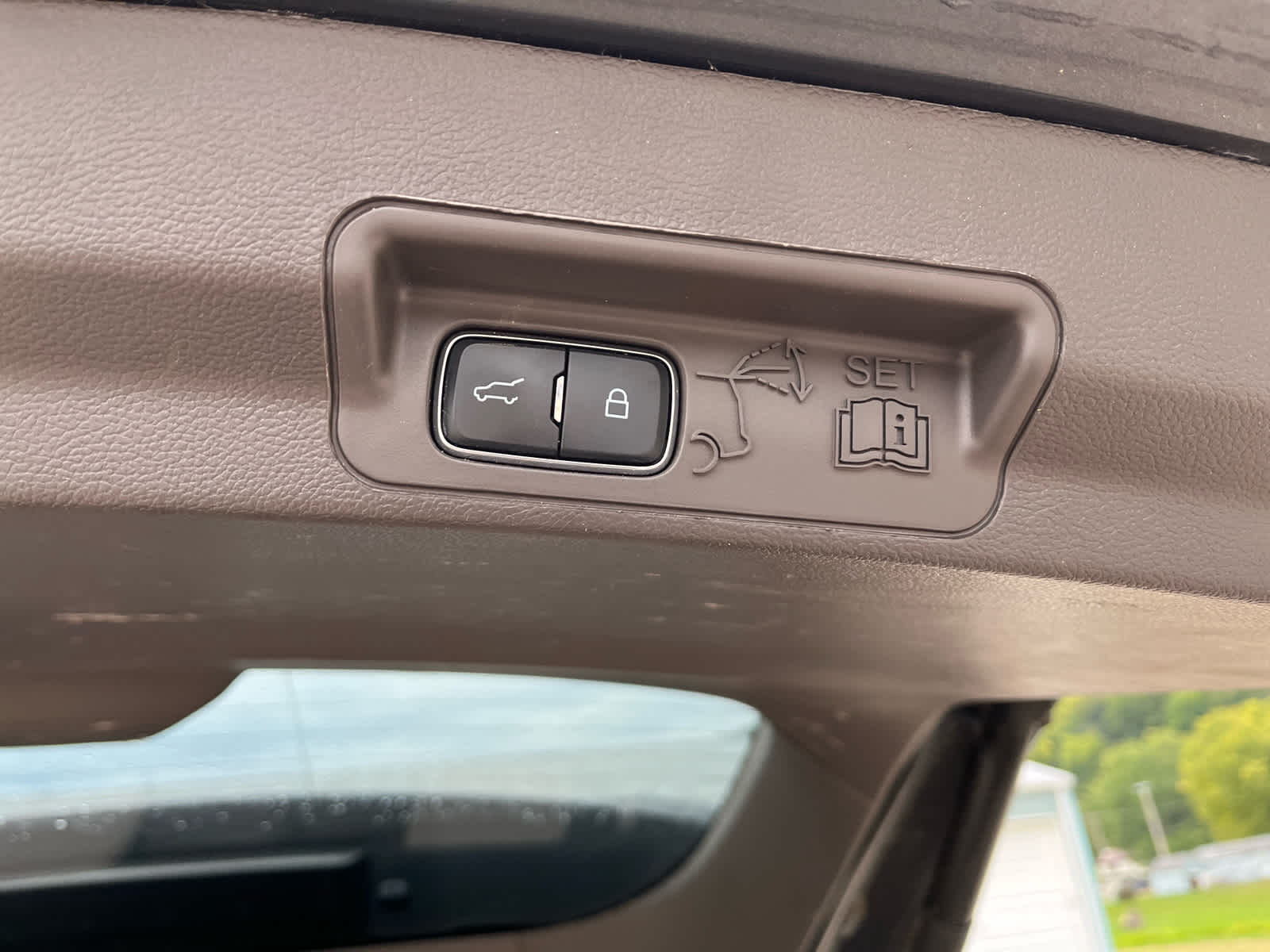 2020 Ford Explorer Platinum photo 13