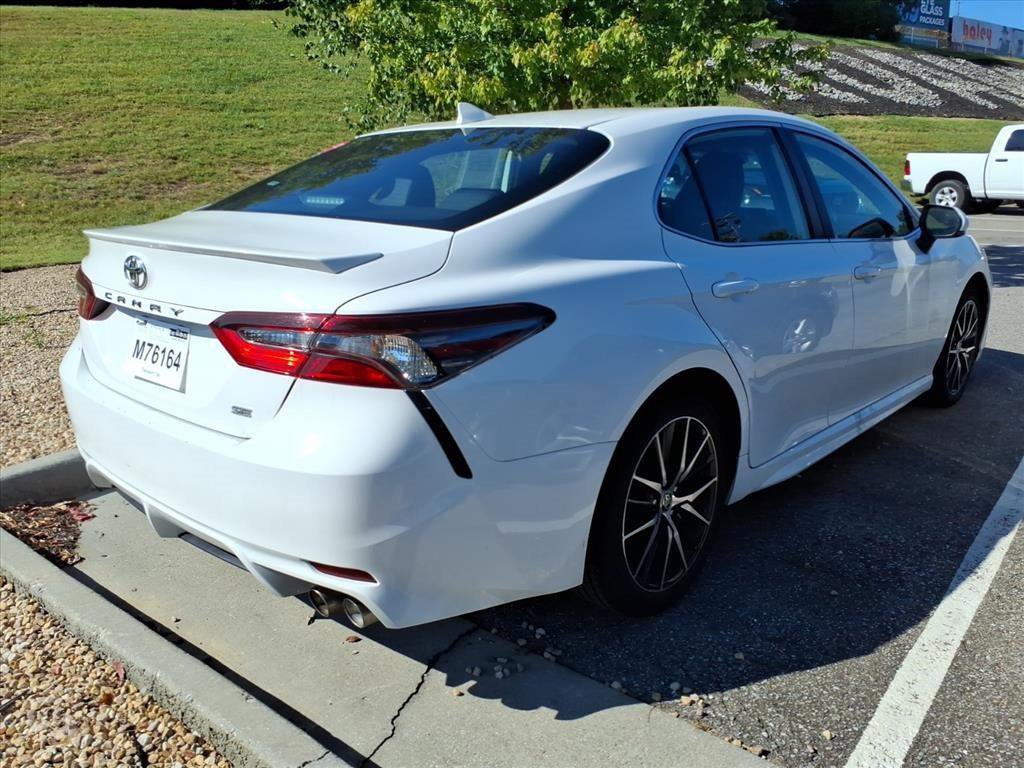 2024 Toyota Camry SE photo 2