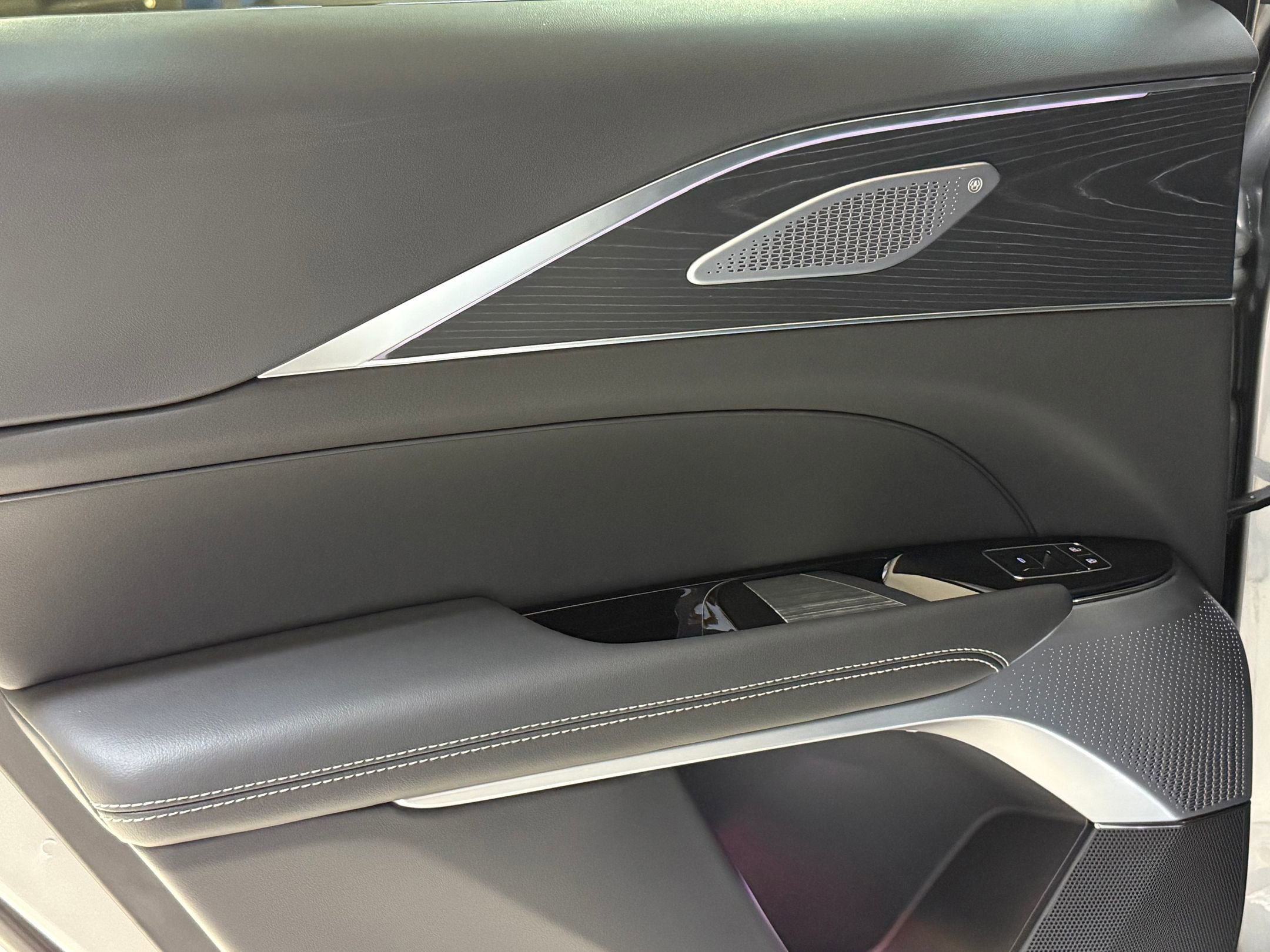 2025 Cadillac Lyriq Sport photo 32