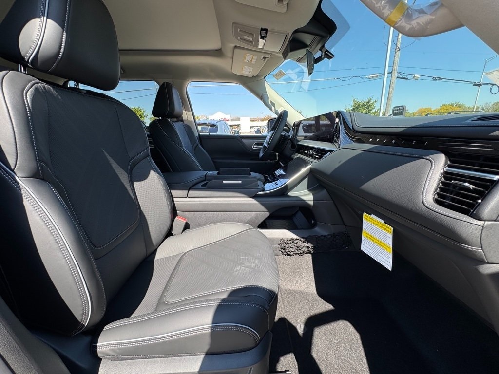 2026 Infiniti QX80 Luxe photo 20