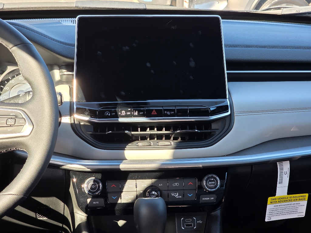 2026 Jeep Compass Limited photo 3