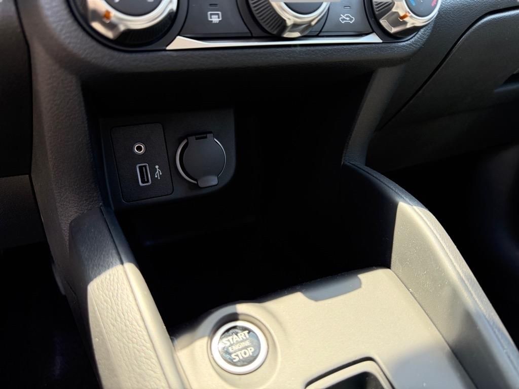 2025 Nissan Kicks Play S photo 7