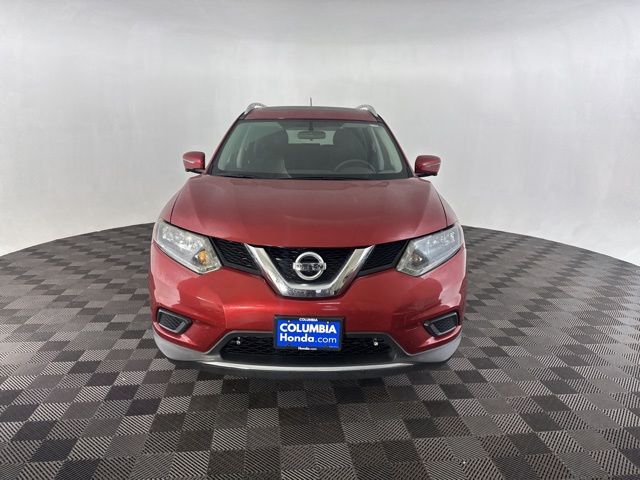 2016 Nissan Rogue SV photo 2
