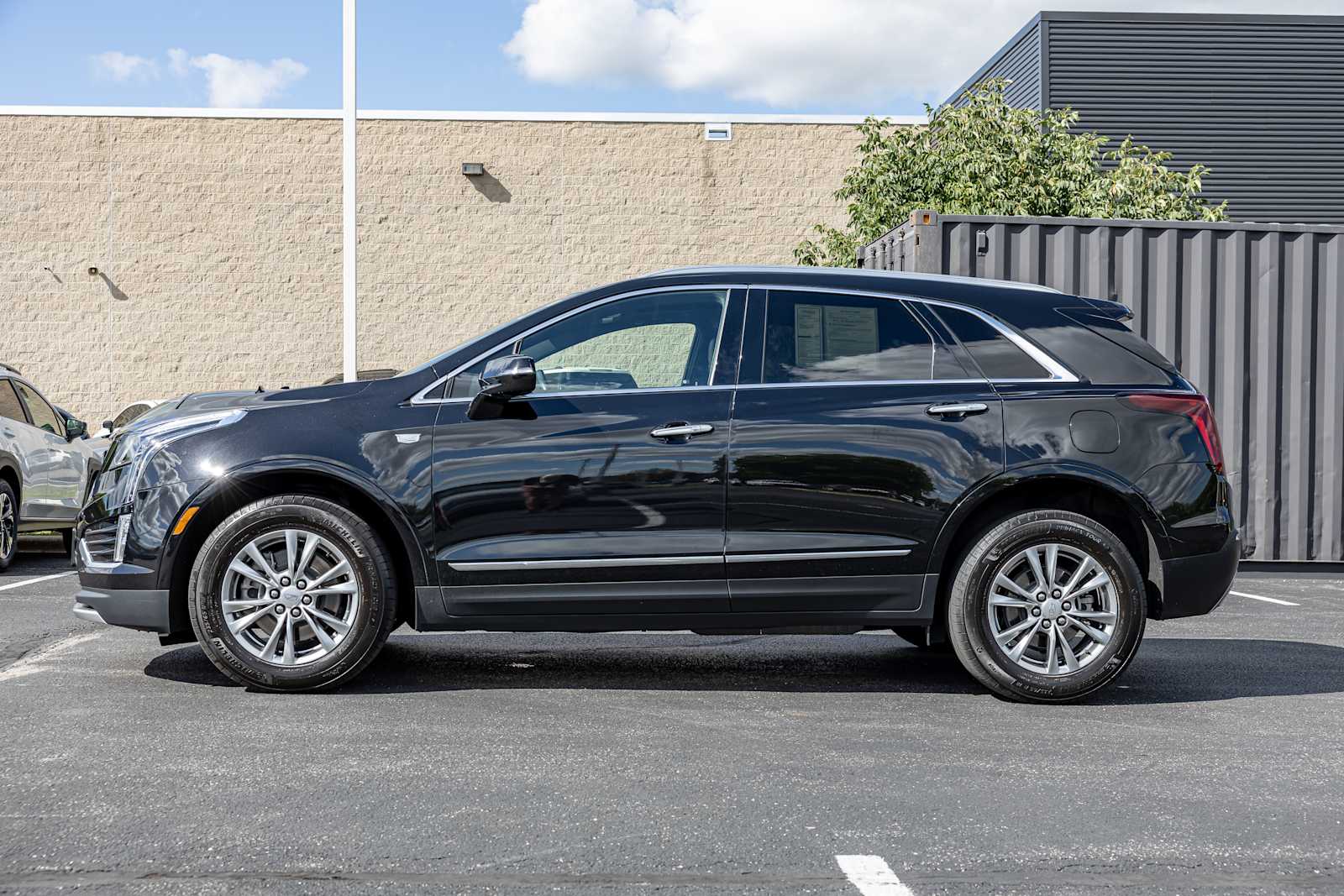 2023 Cadillac XT5 Premium Luxury photo 3