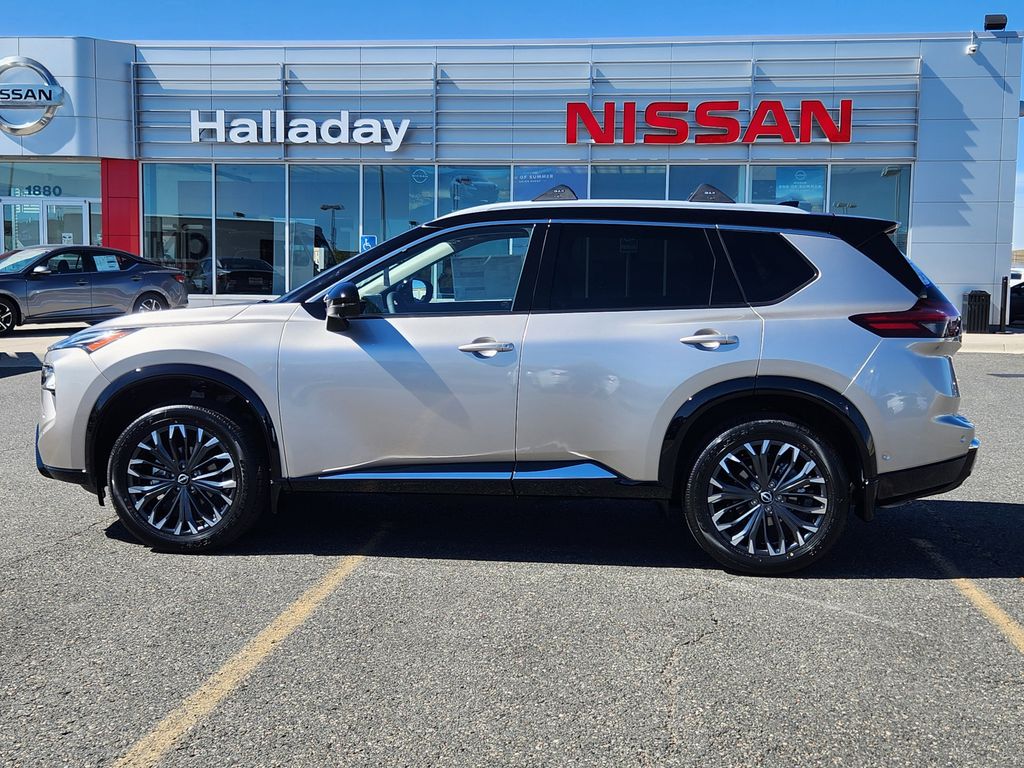 2026 Nissan Rogue Platinum photo 2