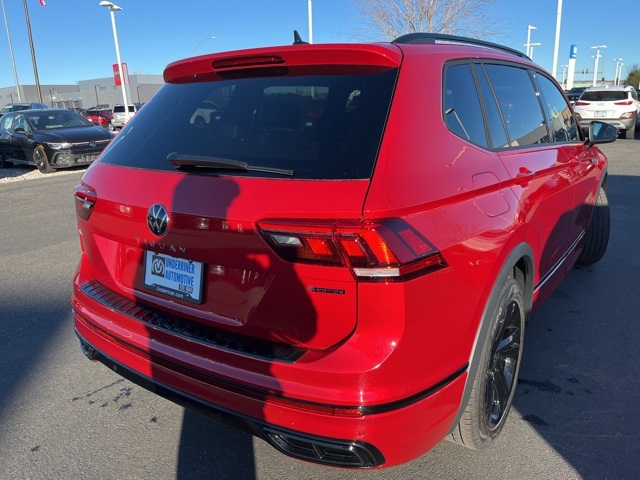 2024 Volkswagen Tiguan SE R-Line Black photo 5