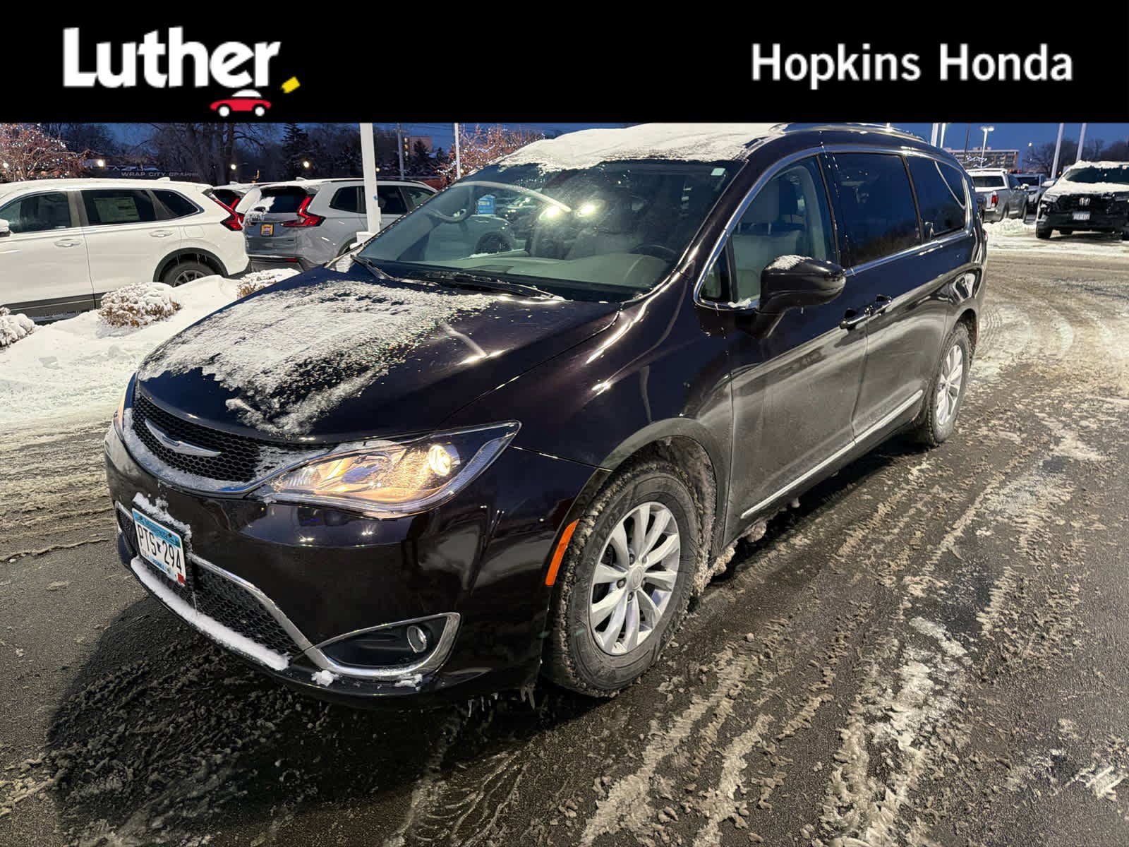 2018 Chrysler Pacifica Touring L's photo