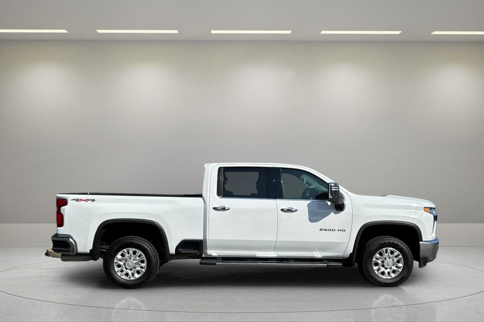 2023 Chevrolet Silverado 2500HD LTZ photo 2