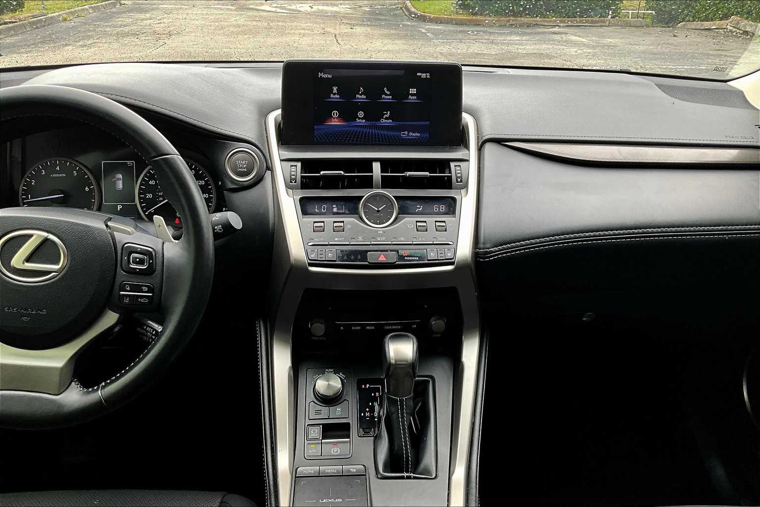 2019 Lexus NX 300 Luxury photo 6