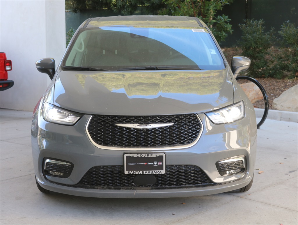 2023 Chrysler Pacifica Hybrid Touring L photo 3