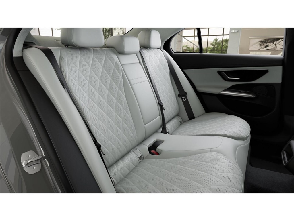 2025 Mercedes Benz E 350 4MATIC Sedan photo 5