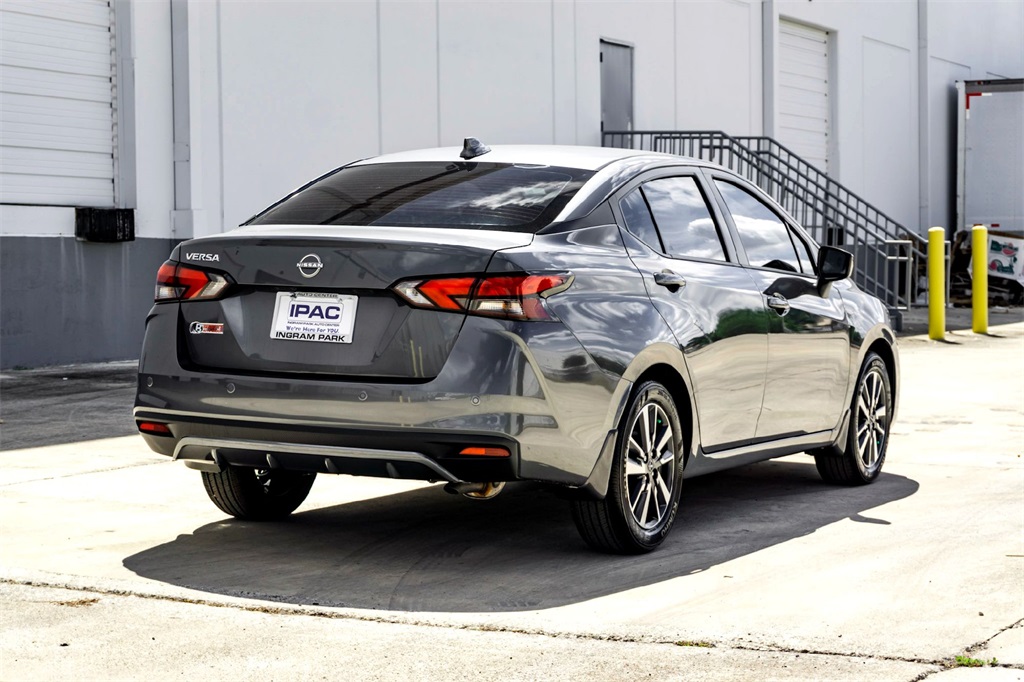 2025 Nissan Versa SV photo 4